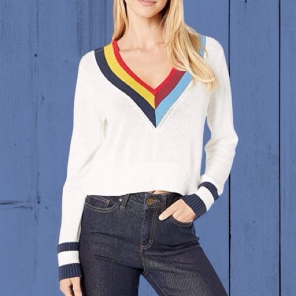 BCBGENERATION, WOMENS CROPPED, LONG SLEEVE SWEATER WITH COLORFUL V-NECK. SIZE M